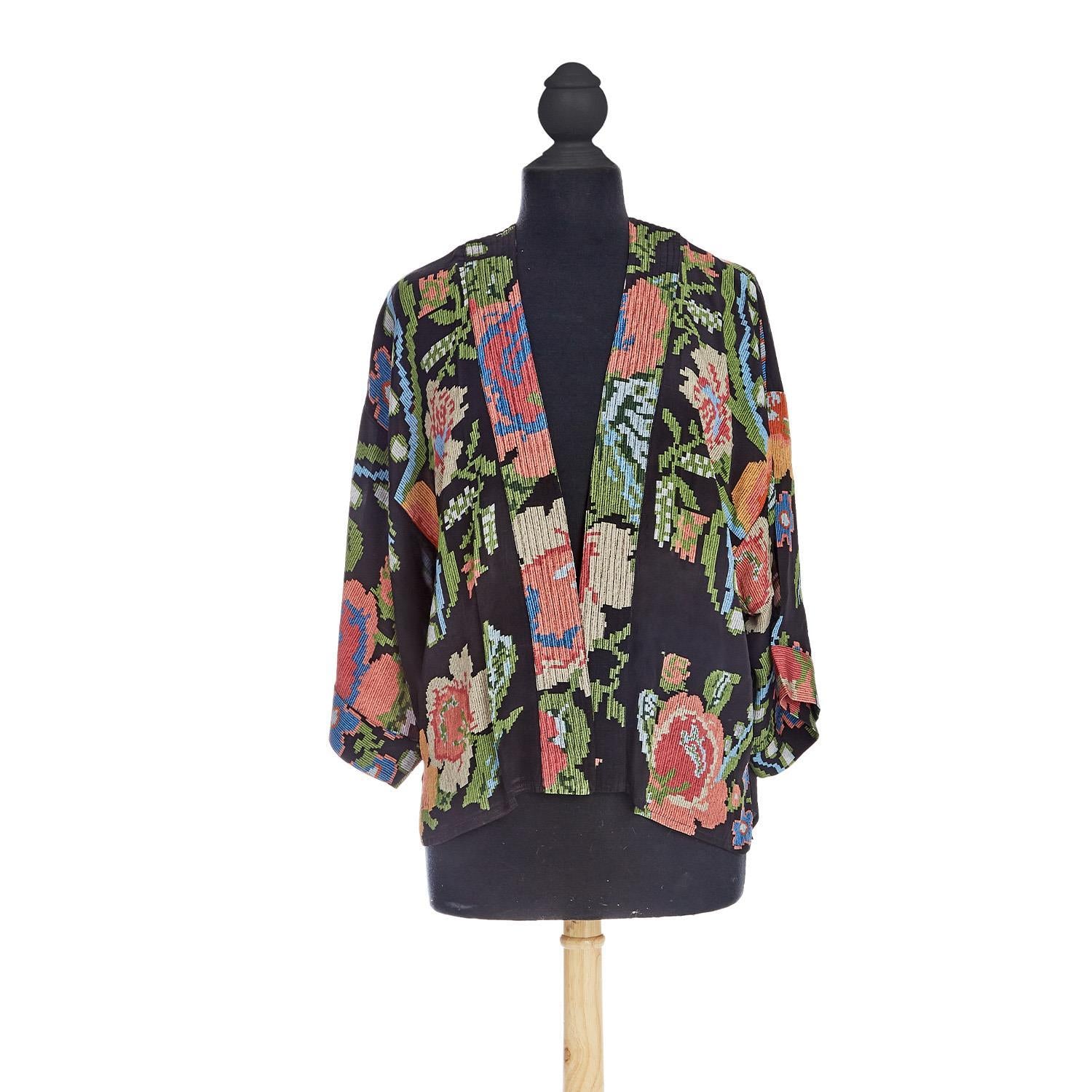 WOVEN FLOWER SHORT KIMONO